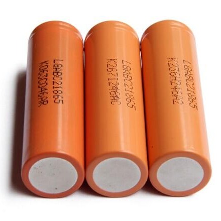 Cylindrical lithium battery and square lithium battery comparison